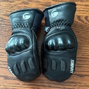 Swany Black Leather Mittens